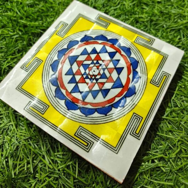 4 x 4 Inch Premium Pooja Manai With Sri Yantra Decorative design & Traditional