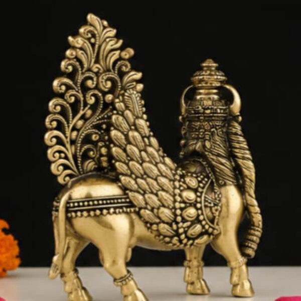 Brass Kamadhenu Cow Idol – Decorative Vastu & Pooja Statue for Home Temple